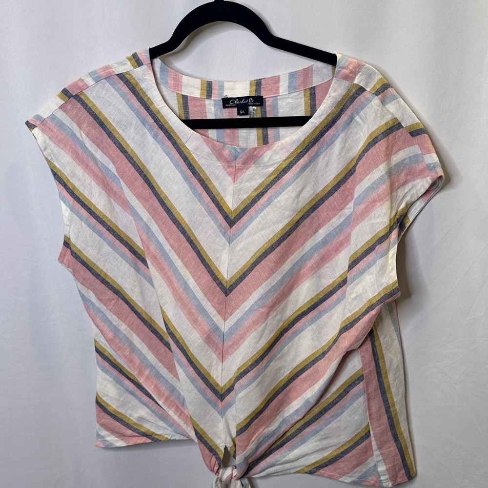 Charlie B.  Short sleeve 55% Linen 45% cotton striped top w/ tie front. Size L